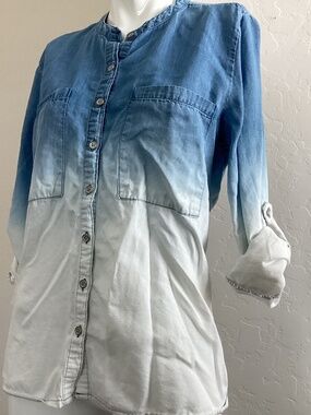 Vintage America, excellent condition, sz M, denim, ombré, button up shirt